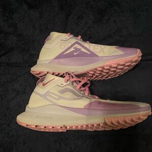 Women’s Nike Pegasus 4 Gortex Trail Running Shoes